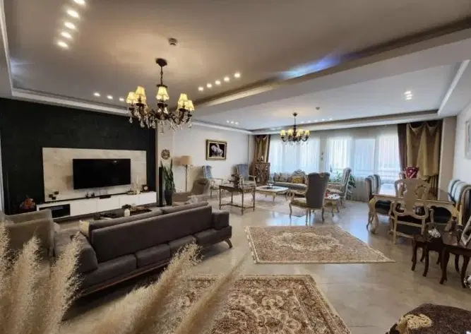 140 متر_ سالن پرده خور_ تاپ لوکیشن اباذر