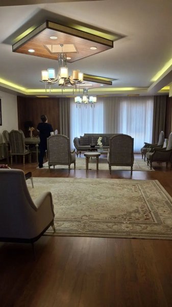 رهن کامل آپارتمان ۱۴۷ متری خیابان دانشگاه_کوچه زوج