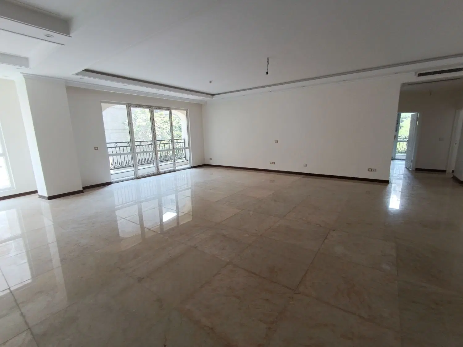 تاپ لوکیشن داراباد_۲۵۰ متر۳خواب مستر_کلیدنخورده