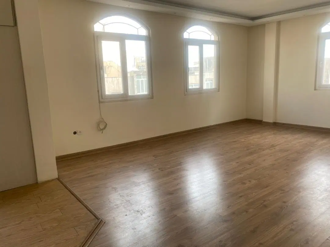 ۸۲متر دوخواب با پارکینگ درستارخان صالحیان