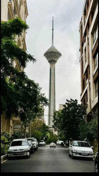 آپارتمان 175متری سه خواب فلکه اول صادقیه