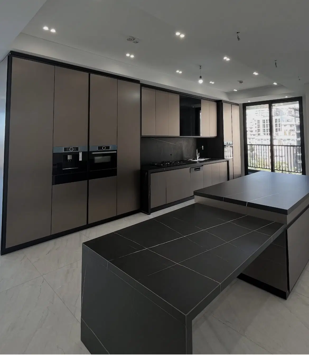 ۲۳۰ متر ** ۳ پارکینگ سندی اعیان نشین **دیزاین شده