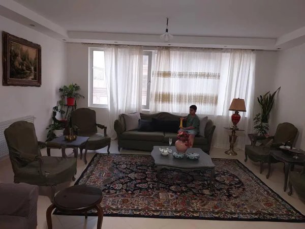 آپارتمان ۱۳۰ متری ۲۲ بهمن نسترن