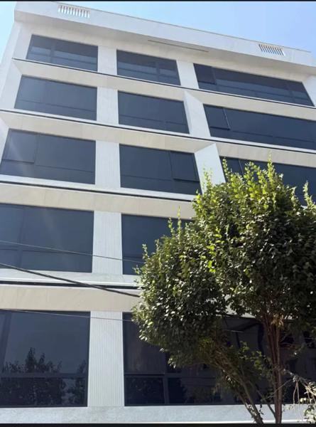 ۲۲۰متر تکواحدی ۳ساله ۳پارکینگ_تاپ لوکیشن_طلا