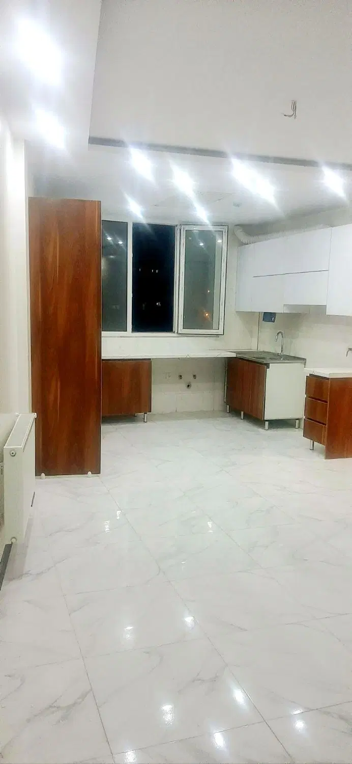 ۸۱ متر ۲ خواب فول امکانات خوش نقشه تمیز در پیروزی