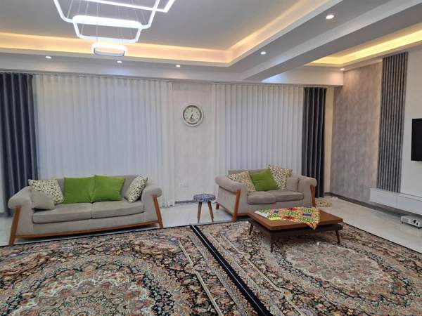 آپارتمان نوساز۱۴۲متر سه اتاق خواب مرکز شهر