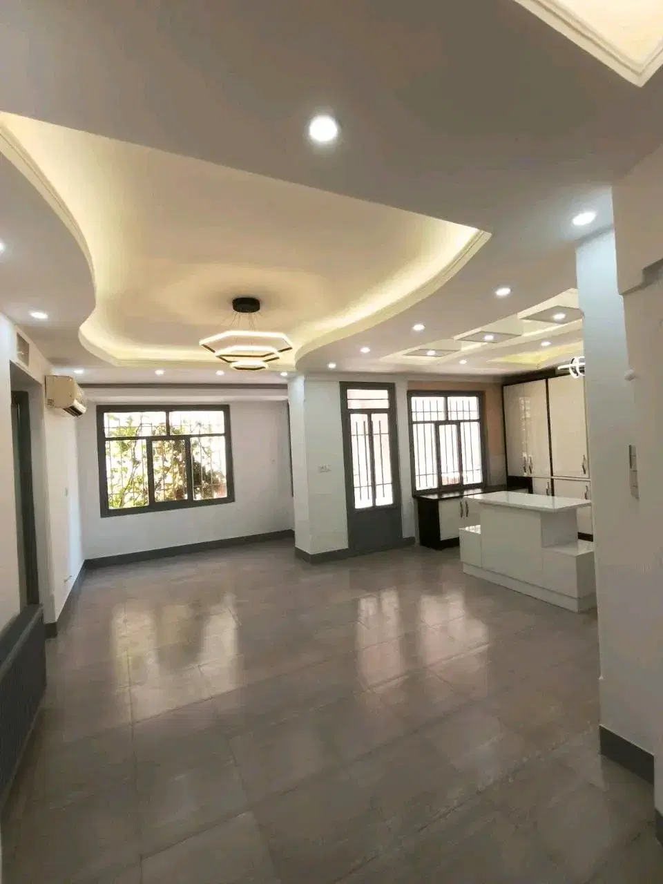 اپارتمان ۶۷ متر*اکواریوم*دلباز*فول امکانات