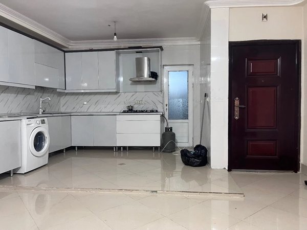 یک واحد کاملا بازسازی شده بسیار شیک وتمیز