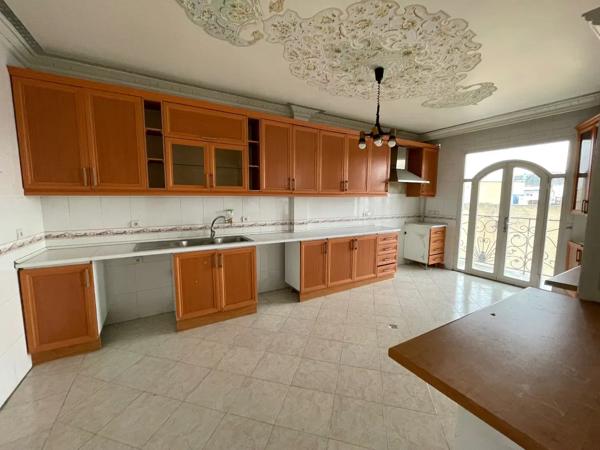 اجاره واحد ۱۶۵ متری آسانسور دار شیک فلسطین شرقی