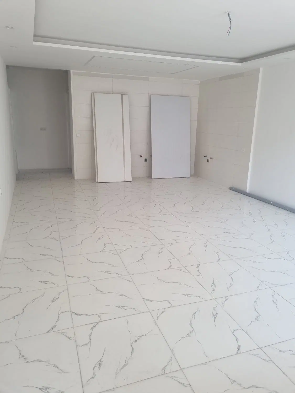 دوشان فاز ۳ دوخواب حیاط دار عبور مجزا نزدیک خیابان