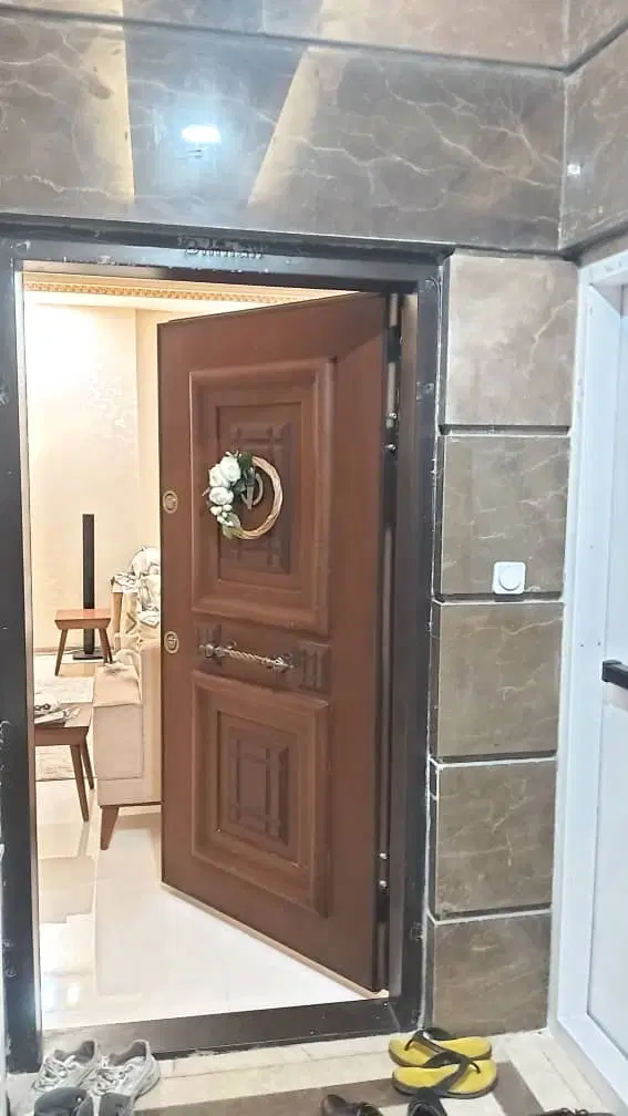 آپارتمان۱۷۰متر۳خ_فرامرزعباسی_دوقدم تا حاشیه _ممتاز