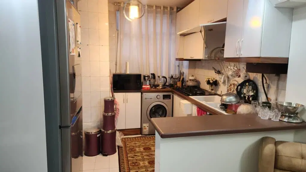 60 متر  پارکینگ دار آذربایجان بین گلشن و باستان