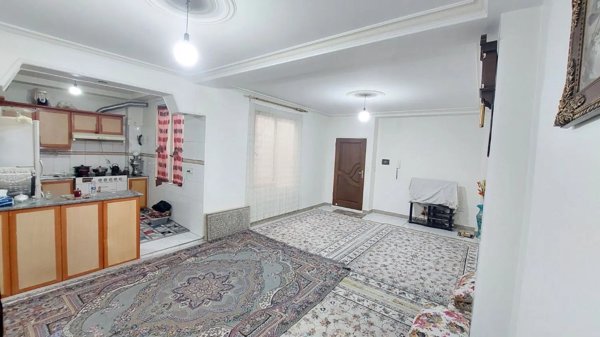 72 متری شهرک سینا روب کوچه طبقه اول
