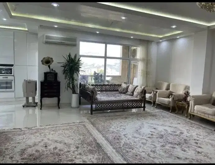 ۲۰۰متر_ تک‌واحدی بر خیابان جلال
