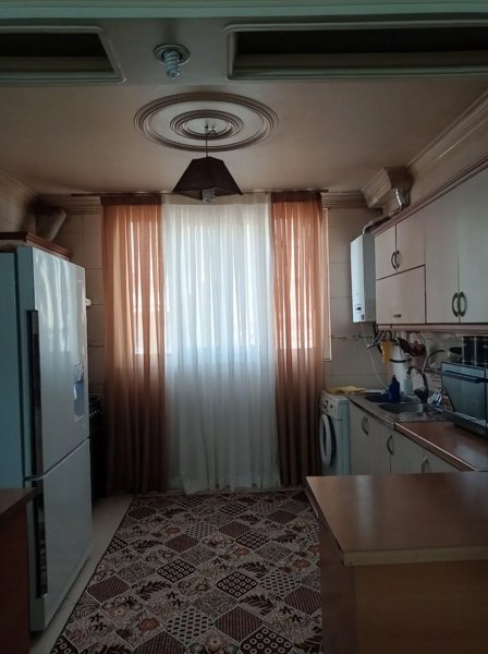 آپارتمان اجاره ای با پارکینگ و انباری