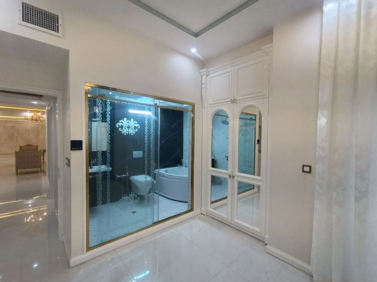 آپارتمان 156متری/برنـد/سندآماده/حاشیه بلوار اصلی