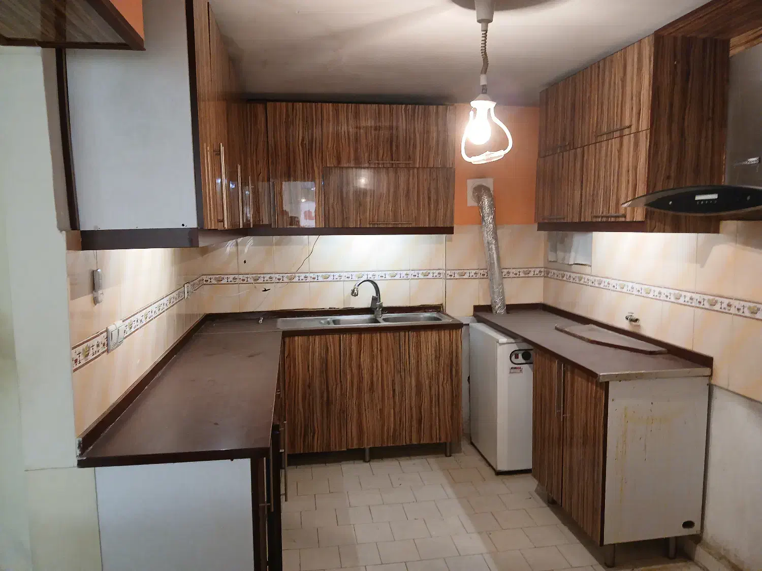 آپارتمان  اندیشه