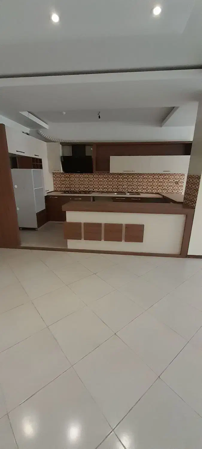آپارتمان جنوبی ۱۳۵متر ۳خواب
