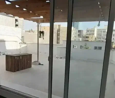 آپارتمان ۱۰۷ متر با ۶۰ متر تراس ویو بی‌نظیر