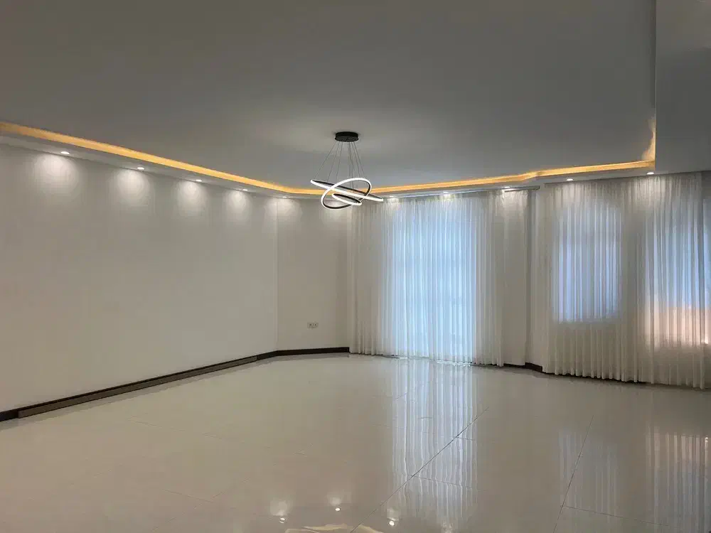 آپارتمان ۱۳۵ متری بازسازی‌شده در هاشمیه صارمی