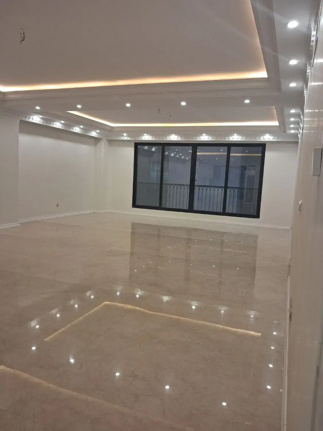 آپارتمان ۱۷۵متری/۳خوابه فول امکانات/ مشاعات ابی