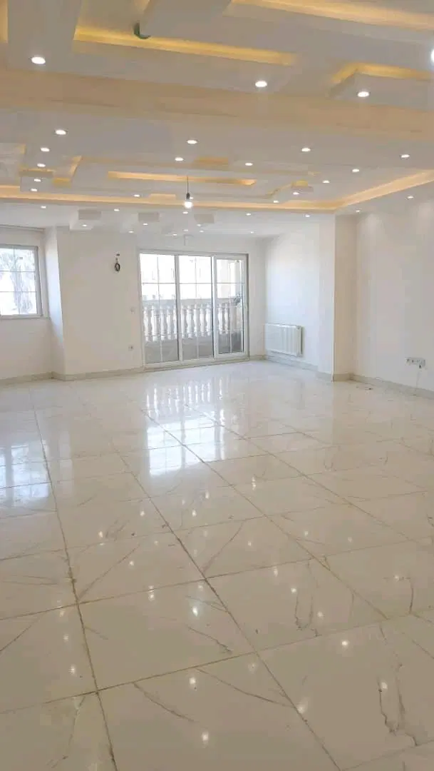 آپارتمان ۱۸۰ متری ۳ خواب سنددار عالی