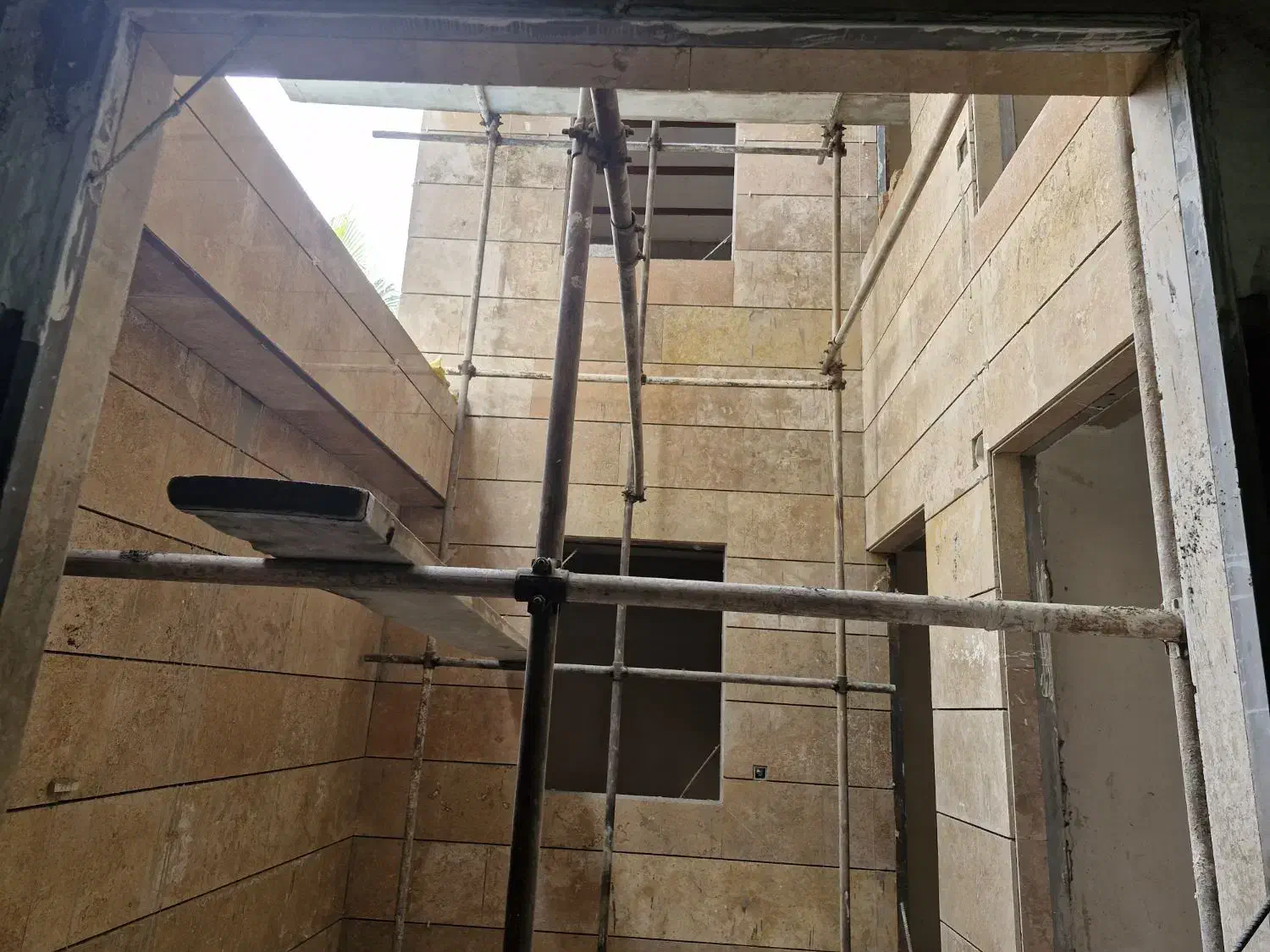 آپارتمان  ۹۵ متری  ۲خوابه فول