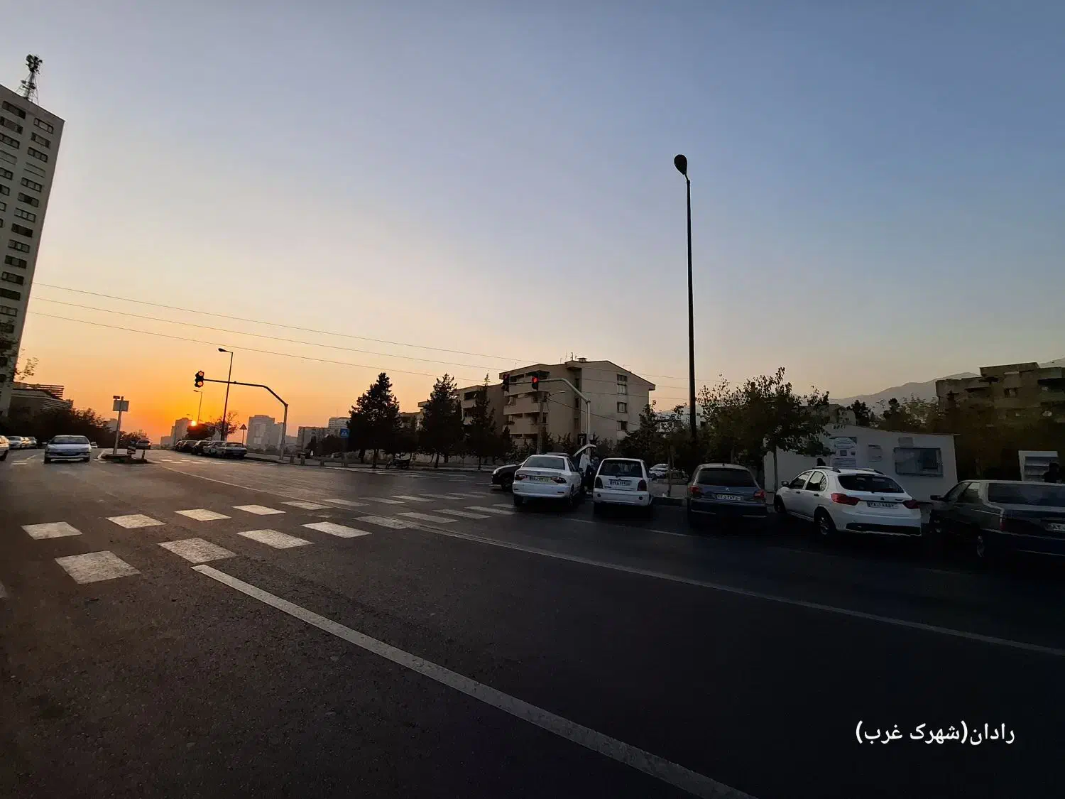 آپارتمان۱۶۵ متری در شهرک غرب/ایران زمین