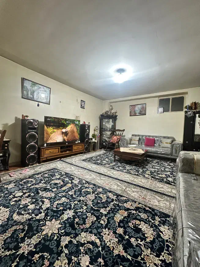 آپارتمان۷۵متربرخیابان طبقه۳باآسانسور پارکینگ