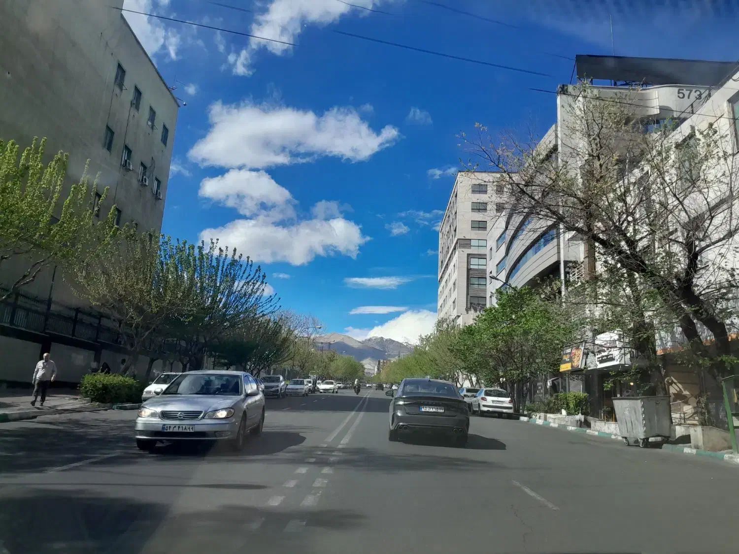 امیرآباد ، ۹۶ متر ، ۳ خواب ، طبقه اول
