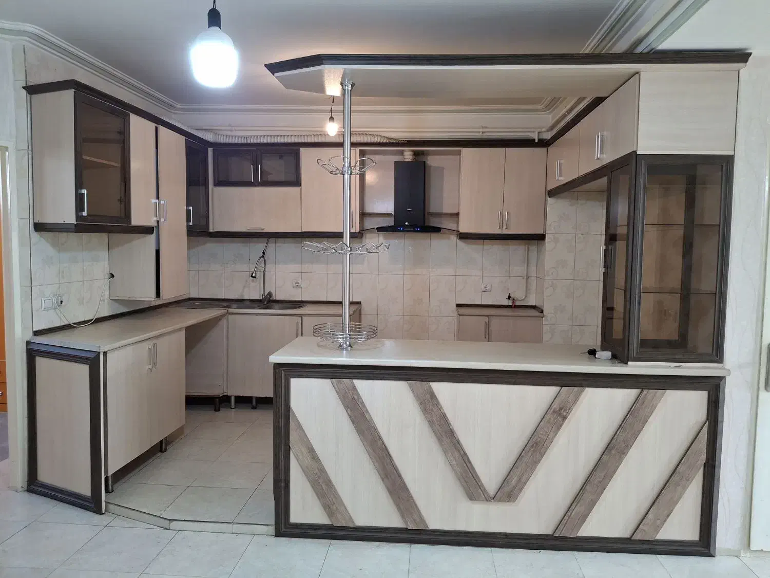 اندیشه فروش 95متر قطعه2نیروی هوایی.بر خیابان.فرضی