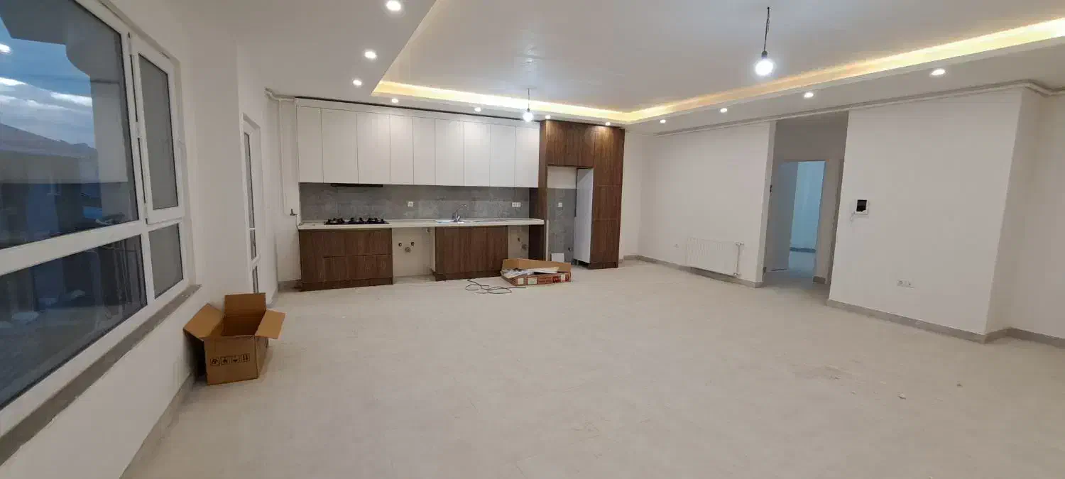اپارتمان دو خوابه نوساز ، شهرداری ، زیر کوچه
