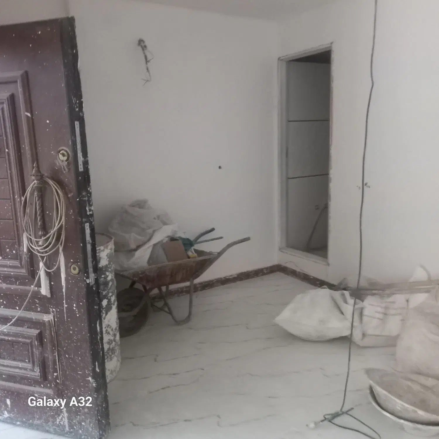 اپارتمان شهرک حجت غلامی ۴