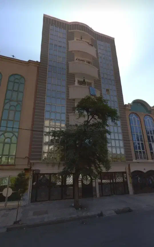 اپارتمان ۱۰۰ متری ،سند دار، تاپ لوکیشن