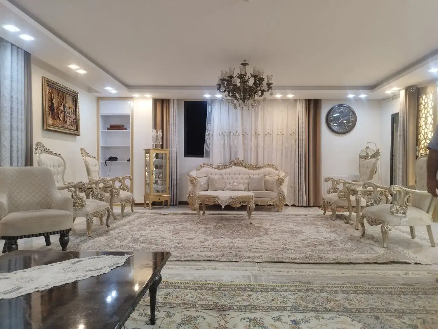 اپارتمان ۱۶۳ متری ۳ خواب تک واحدی در برازنده