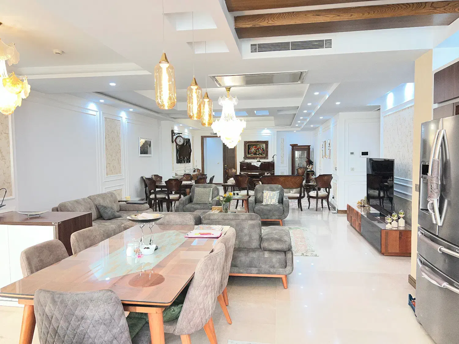 اپارتمان ۲۱۷ متر چهار خوابه شمال میدان کاج