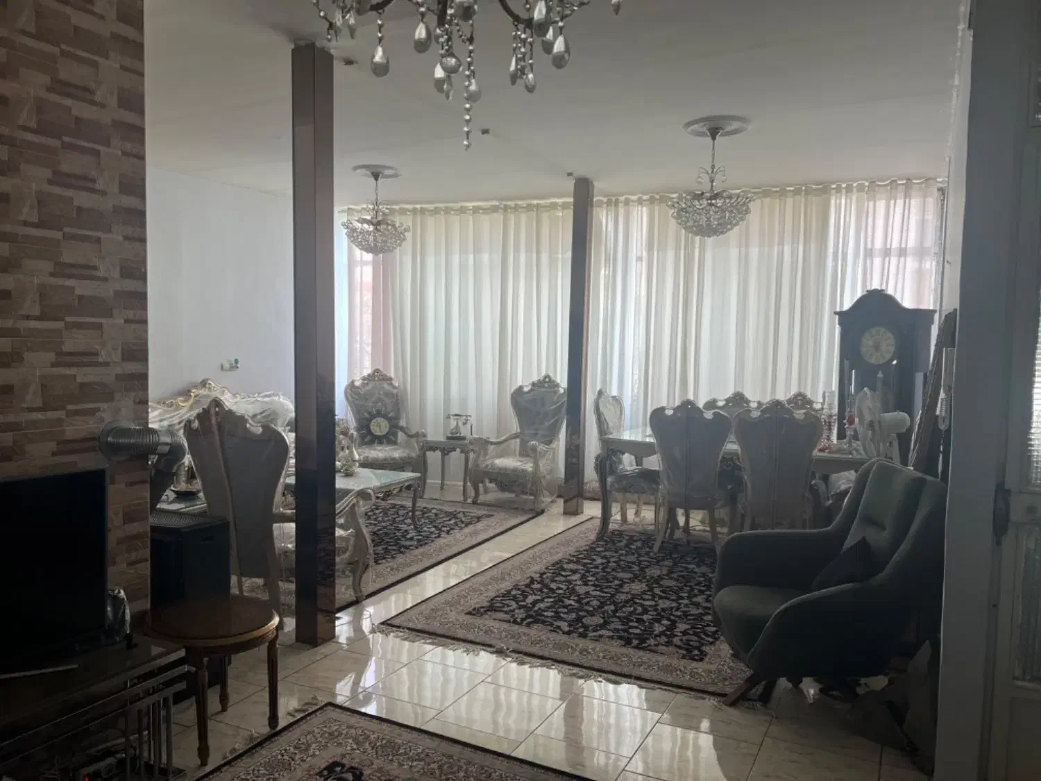 اپارتمان ۷۷ متری بر جمالزاده جنوبی