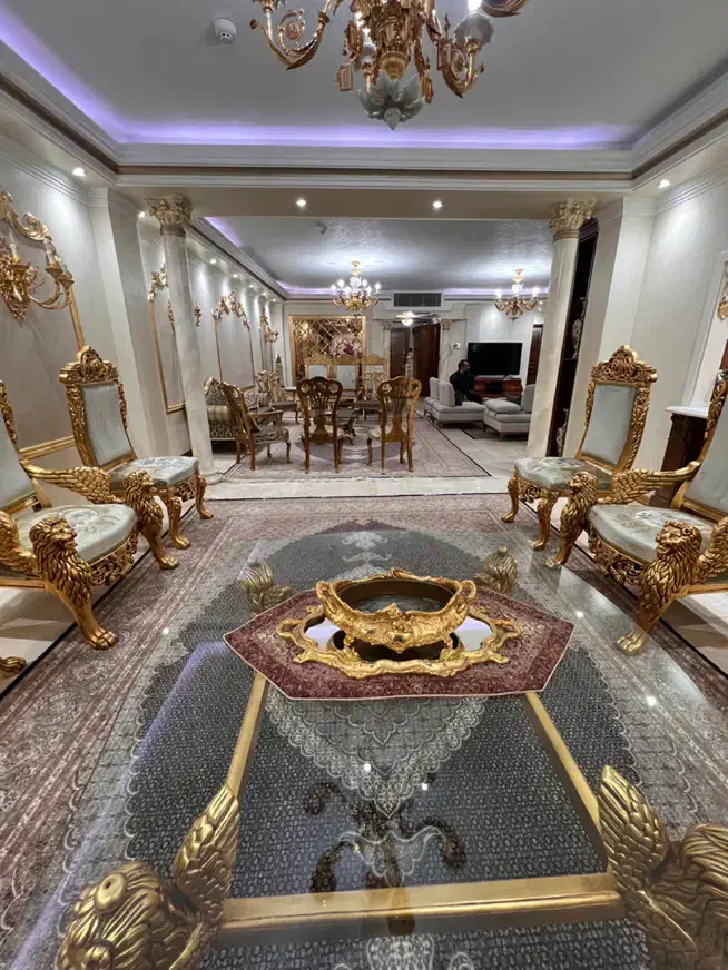 با اصالت/خوش نقشه/۲۰۰ متر/۳خواب/فول مشاعات