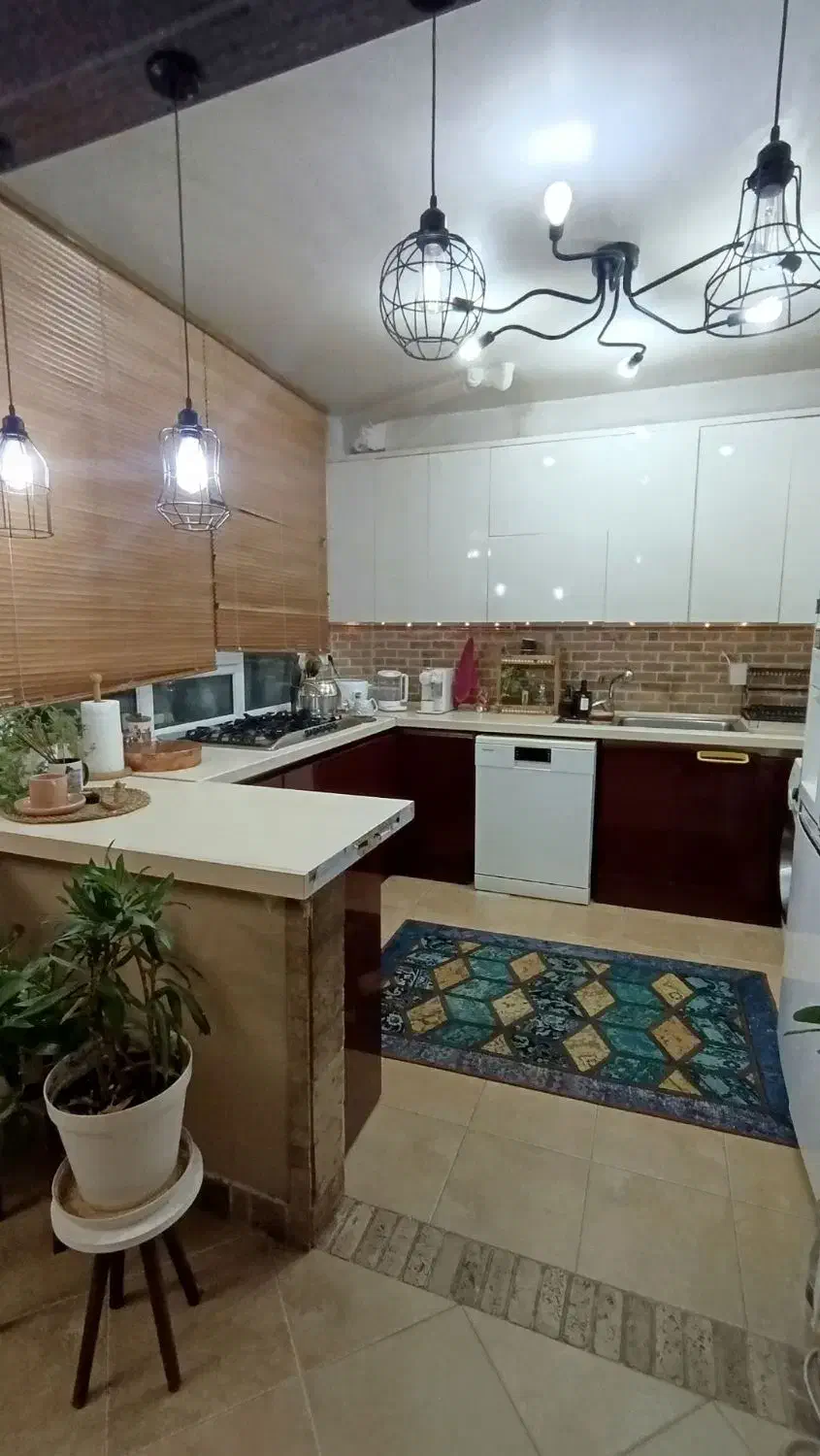 تکواحدی ۱۰۰متر ۲ خواب پارکینگ انباری
