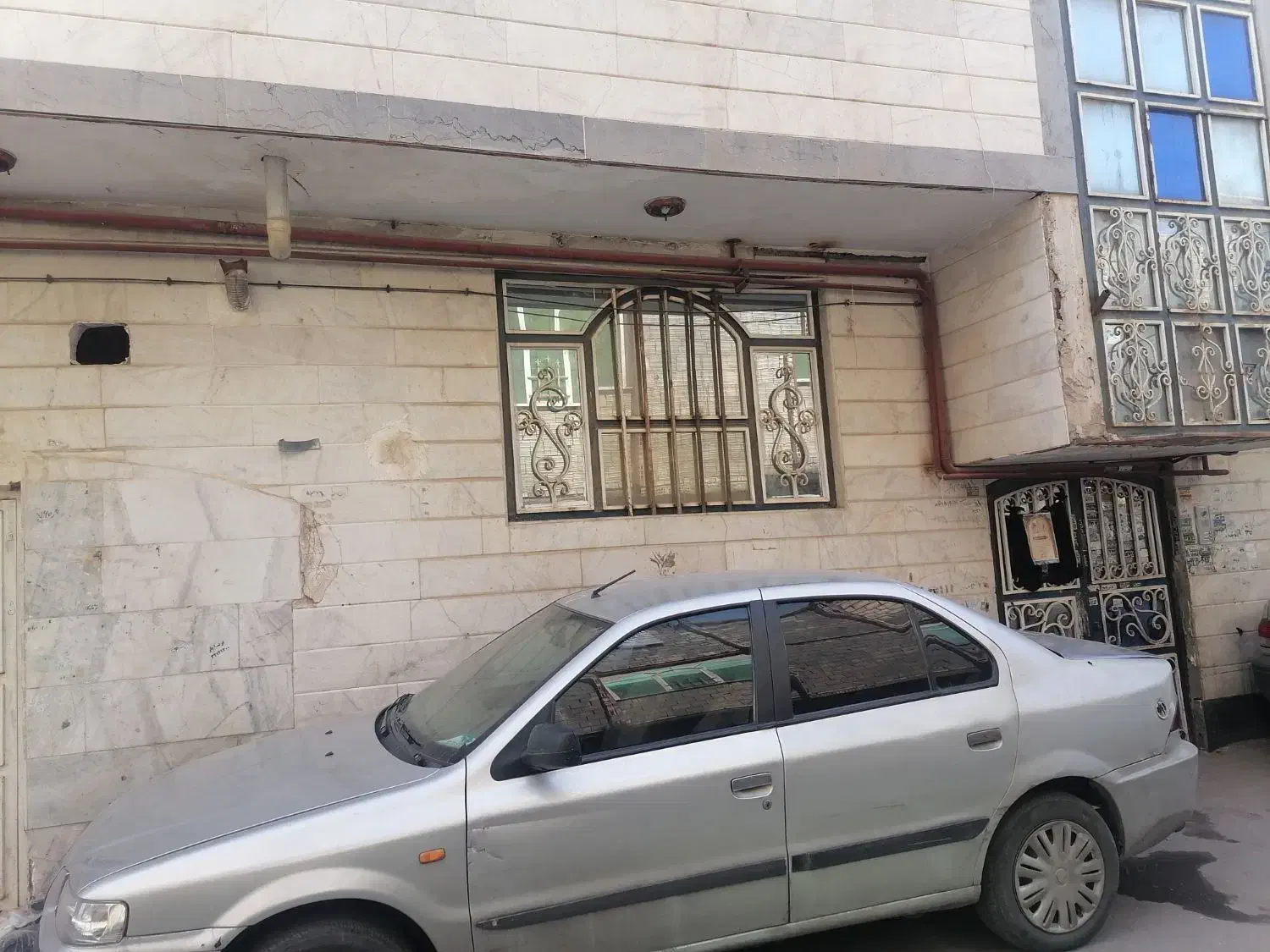 جنب مترو،دربست، پارکینگ،2نبش+مغازه 90متری