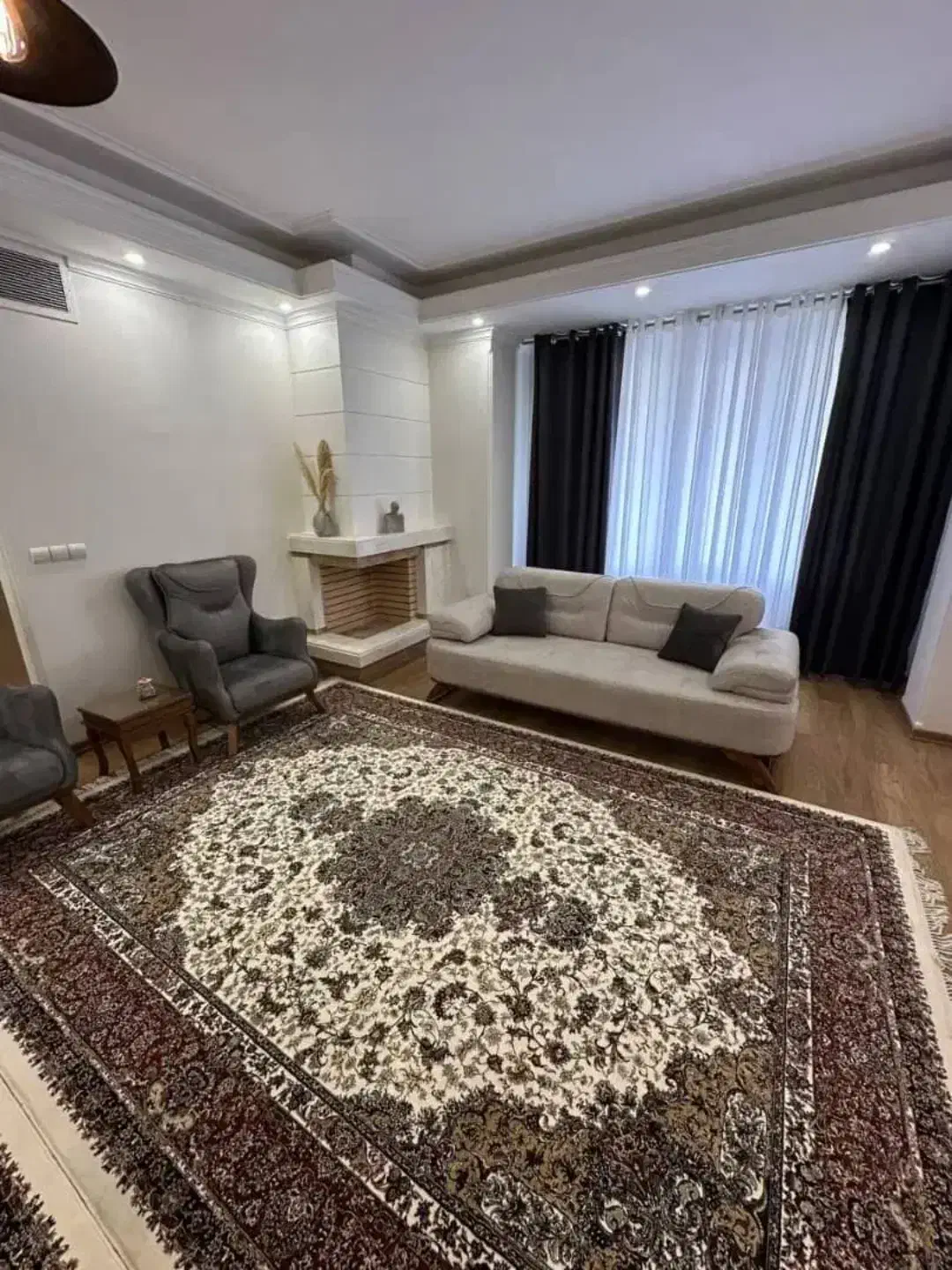 دو خوابه 85 متری سالن پرده خور نور نوآز چهار باغ