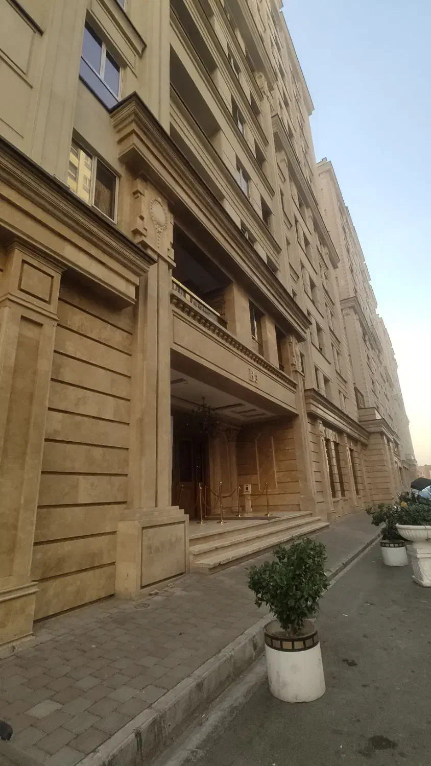 رونیکا‌پالاس‌هروی/۱۸۵‌متر/تیپ‌های‌سالن‌پرده‌خور