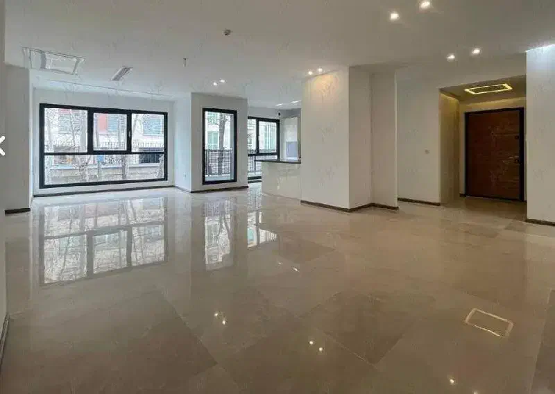 زعفرانیه    ۲۲۰متر    ۲پارکینگ     چندساله  ارزنده