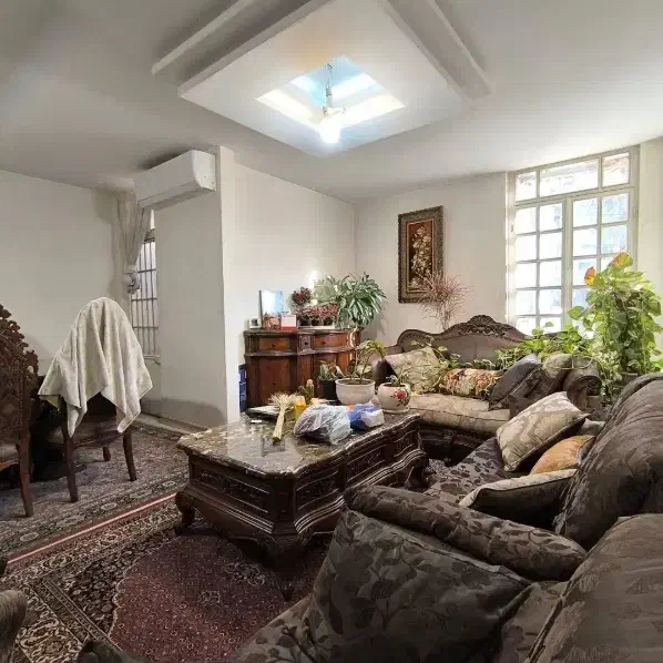 زیر قیمت فرصت ۴۸ ساعته / کورش شرقی