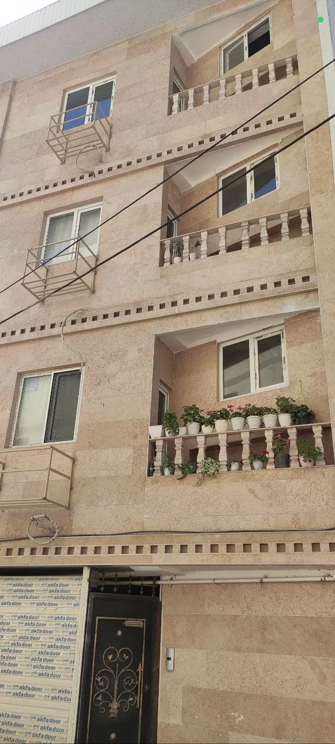 سه طبقه سه واحدی طبقه سوم شاه عمو