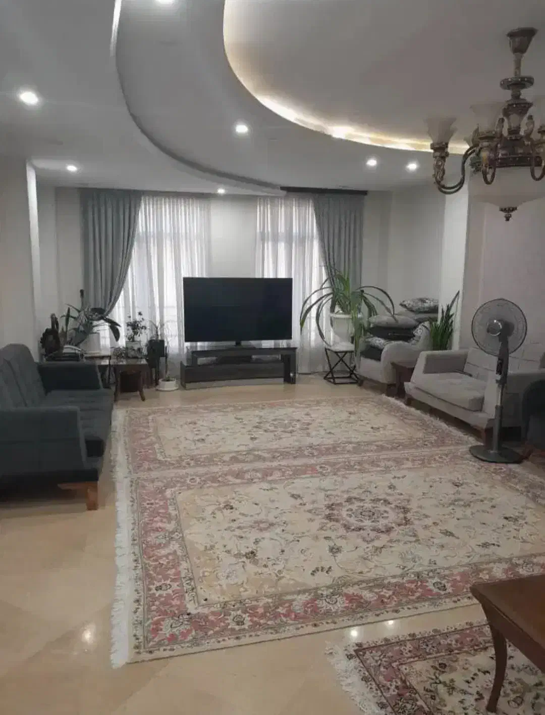 شـهـرک غـرب/ 88 متر/ کم واحد/ سراسر نورگیر
