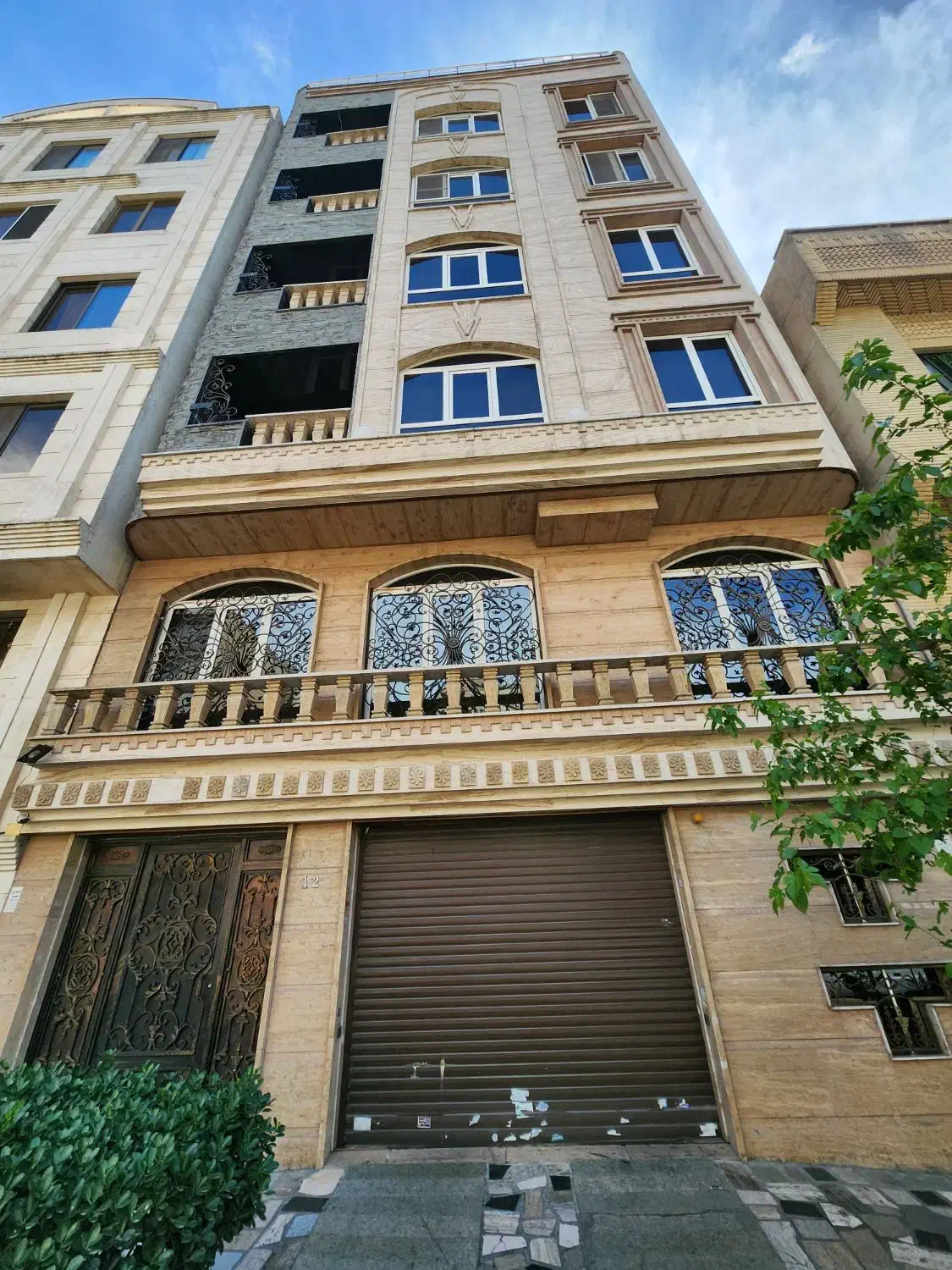 ظفر بلوار آرش ۷۵ متر +۳۰ متر حیاط خلوت اختصاصی