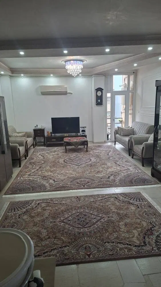 فروش واحد/ بدون ریالی خرج/ آسانسور/ 2خواب