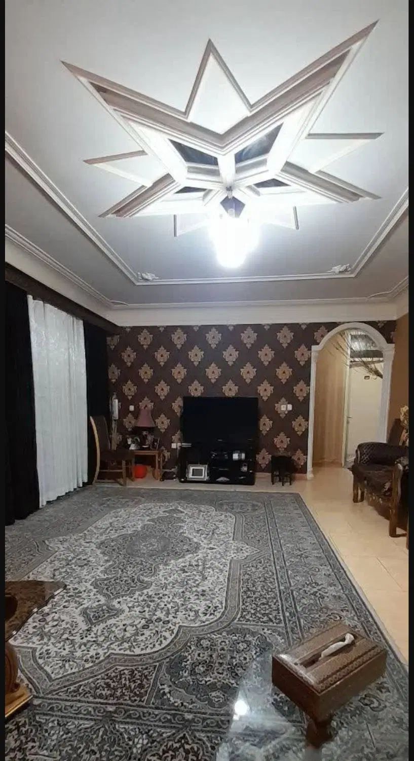 واحد سنددار ۱۱۰ متری بلوار خرمشهر مجتمع زرین