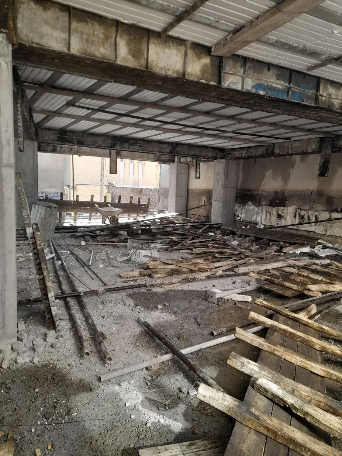 واحد ۱۶۰ متری شمس تبریزی  (سند شش دانگ )